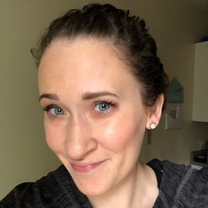 Meet your Posher, Monica